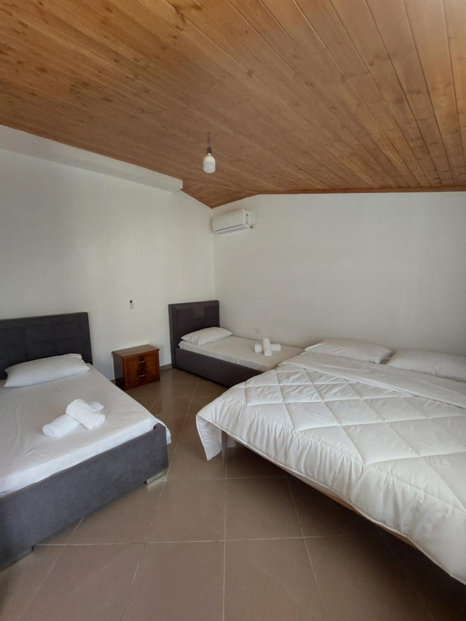 Guest House Xhaferaj Berat Exterior foto