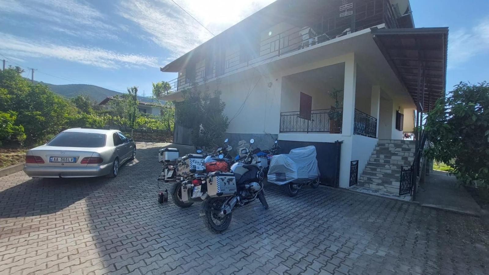 Guest House Xhaferaj Berat Exterior foto